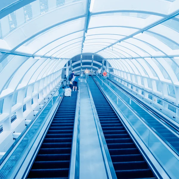 Ascensor aeropuerto internacional — Foto de Stock