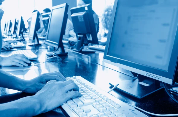 Computer in the library — Stock Photo, Image