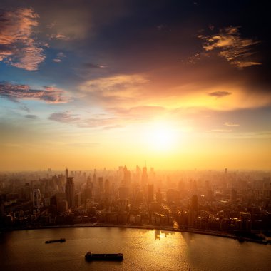 gün batımında shanghai Pudong manzarası