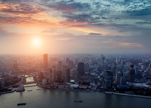 Xangai pudong skyline ao pôr do sol — Fotografia de Stock