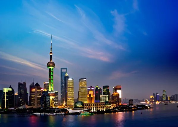 Shanghai skyline à noite — Fotografia de Stock