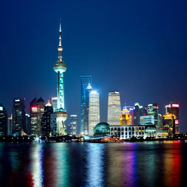 Shanghai skyline at night — Stock Photo, Image