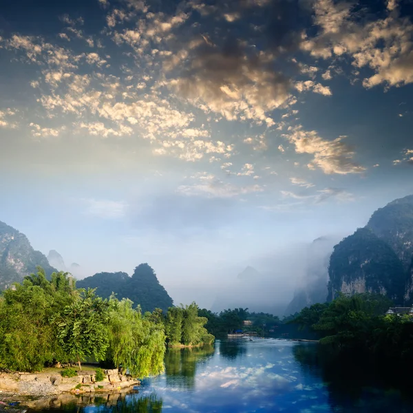 Vackra karst bergslandskap — Stockfoto