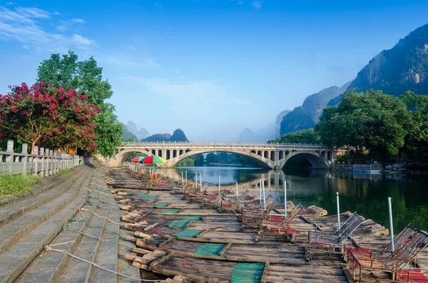 Río Li karst paisaje de montaña — Foto de Stock