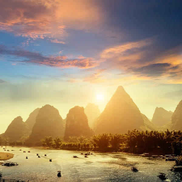 Ηλιοβασίλεμα landscpae του yangshuo — Φωτογραφία Αρχείου