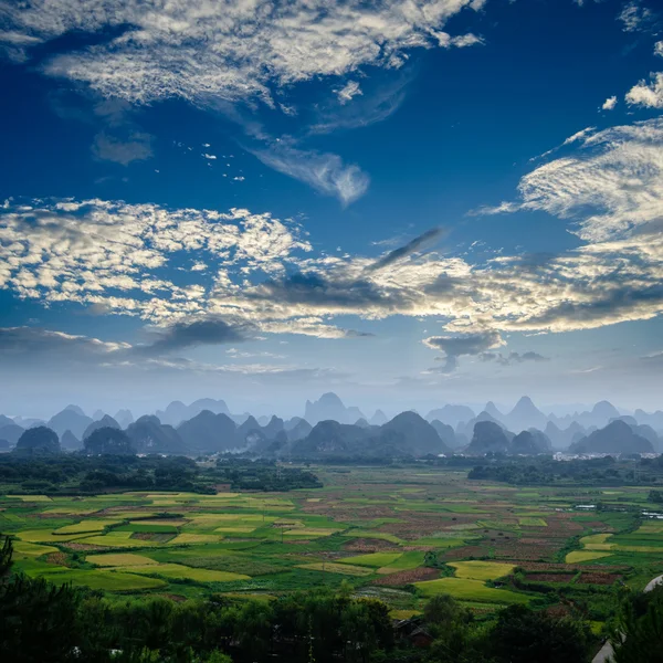 Landsbygdens landskap i guilin — Stockfoto