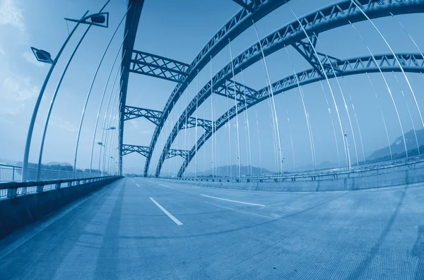 Camino a través del puente — Foto de Stock