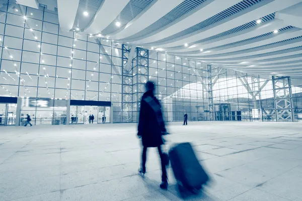 Desfoque de movimento dos passageiros — Fotografia de Stock