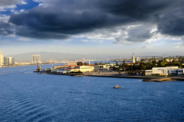 Noordereiland in san diego bay en de coronado brug — Stockfoto