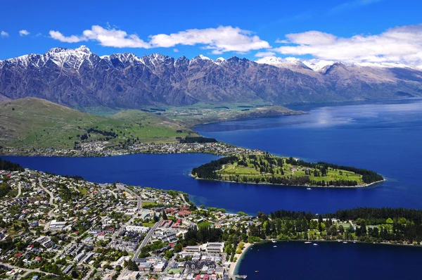 Königinnenstadt und See Wakatipu. — Stockfoto