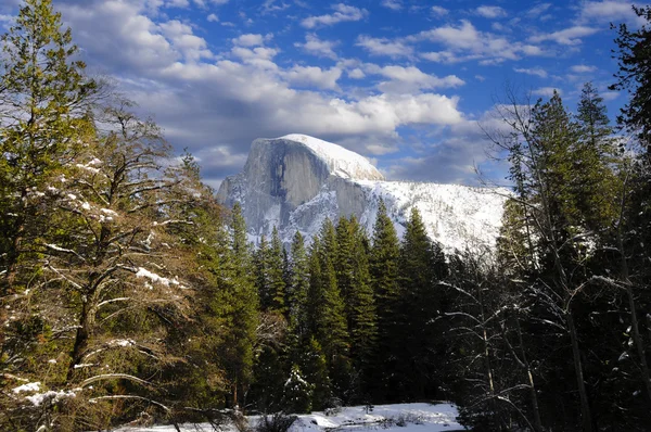 Half Dome in winter — Stock Photo, Image