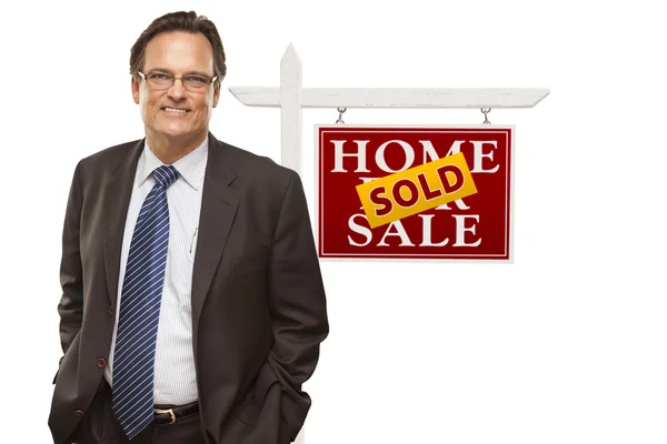 Geschäftsmann und verkaufte Haus zu verkaufen Immobilien Zeichen isoliert — Stockfoto