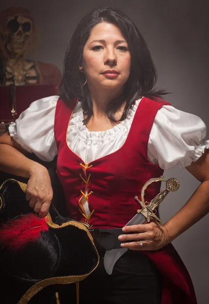 Scène dramatique de pirate féminine — Photo