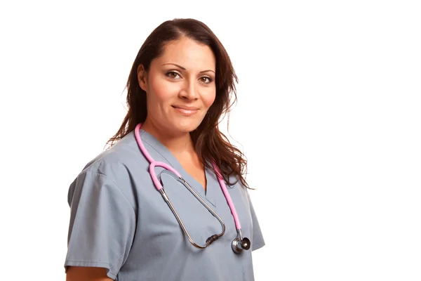 Vrouwelijke hispanic arts of verpleegkundige op wit — Stockfoto