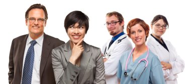 karışık ırk kadın ve doktor ve hemşireler ile işadamı