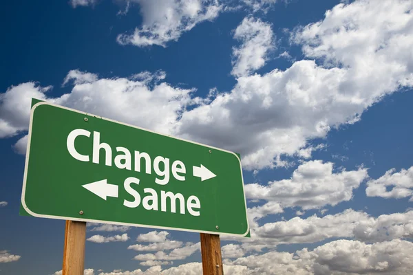 Change, Same Green Road Sign Over Clouds — Stock Photo, Image