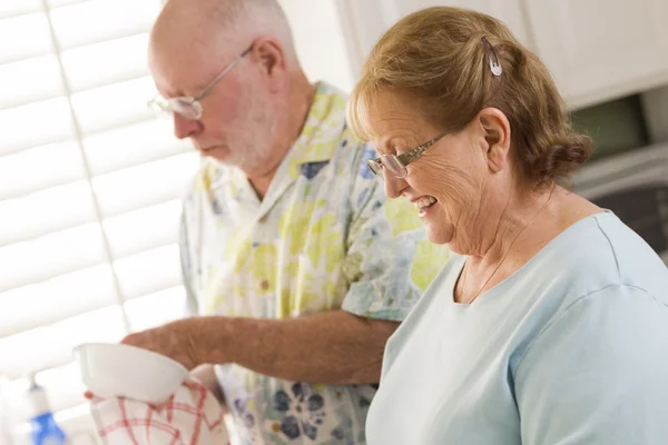 Senior Adult Couple Washing Dishes Together Inside Kitchen — Stock Photo, Image