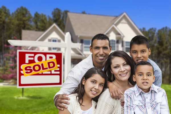 Hispanic Family in Front of Sold Real Estate Sign, House — Stock Photo, Image