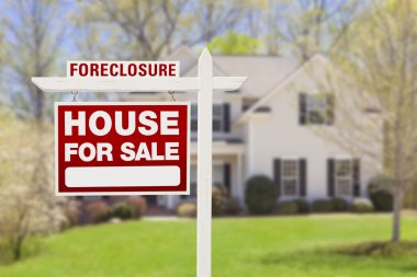 Foreclosure Satılık ev oturum evin önünde