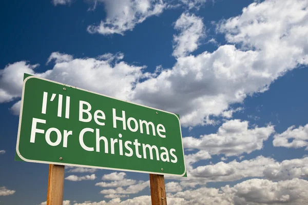 Estaré en casa para Navidad Green Road Sign Over Sky — Foto de Stock