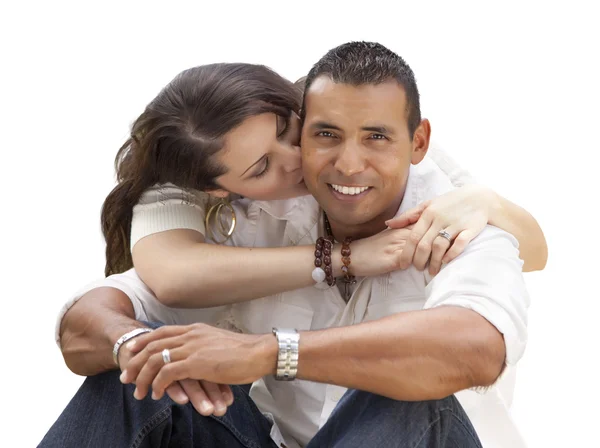Счастливая латиноамериканская молодая пара, изолированная от белых — стоковое фото