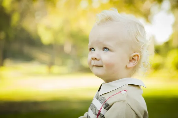 Adorable Blonde Baby Boy Outdoors at the Par — Stock Photo, Image