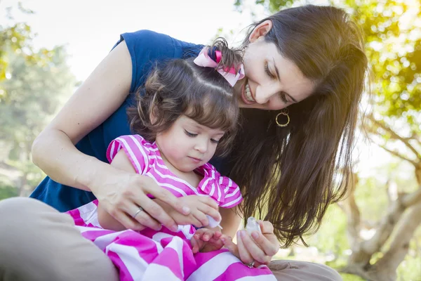 Young Mother and Cute Baby Girl Applying Fingernail Polish — Stock Photo, Image