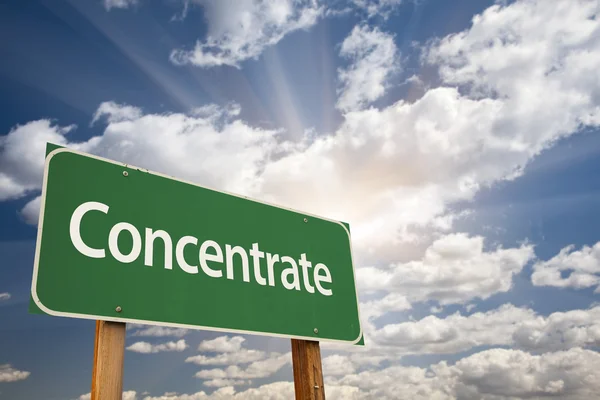 Concentrare Green Road Sign — Foto Stock
