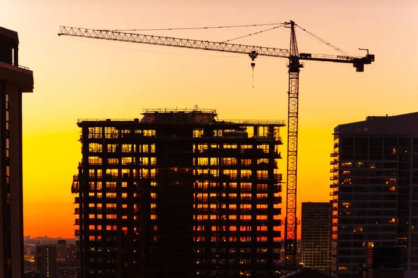 Silhouette Crane Building Construction Dusk — Stockfoto