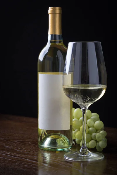 Boş Etiketli Şarap Kadehi Şişe Grafik Metne Hazır — Stok fotoğraf