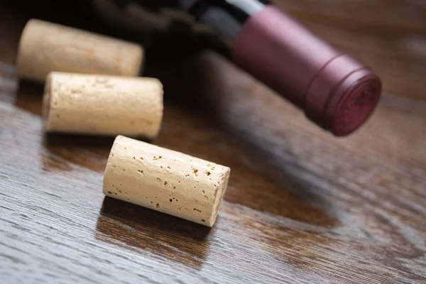 Wine Bottle Corks Reflective Wood Surface — Stockfoto