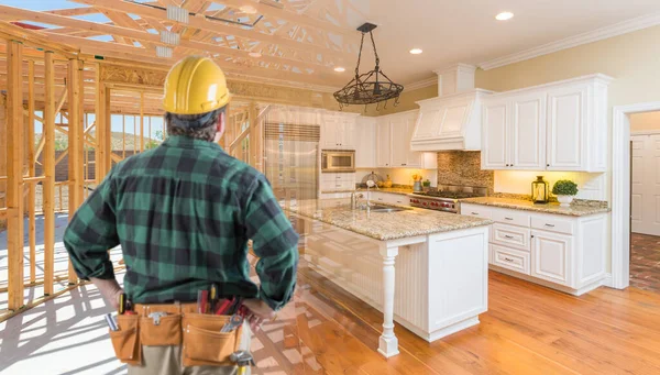 Empreiteiro Frente Construção Cozinha Personalizada Enquadrando Gradating Construção Acabada — Fotografia de Stock