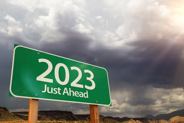 2023 Green Road Sign Dramatic Clouds Sky — Fotografia de Stock