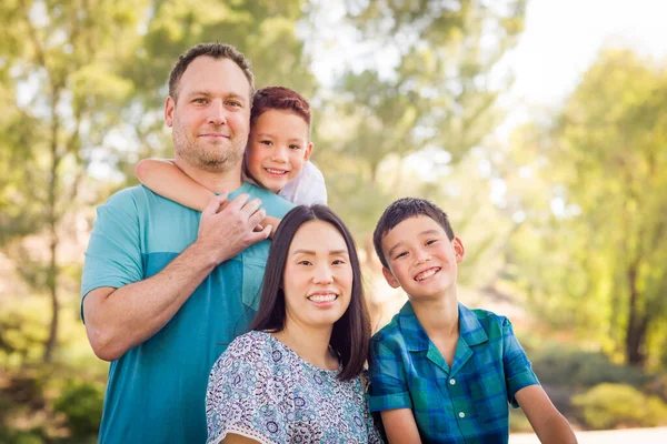 Outdoor Portrait Mixed Race Chinese Caucasian Family — Fotografia de Stock