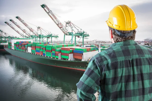 Male Worker Wearing Yellow Hard Hat Overlooking San Pedro Ship — Stock Photo, Image