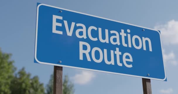 Unità Pan Percorso Evacuazione Road Sign — Video Stock