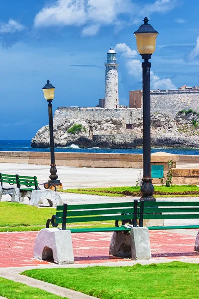 Hrad el morro v Havaně a nedaleký park — Stock fotografie