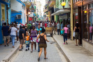 Kübalılar içinde popüler obispo Havana'da sokak