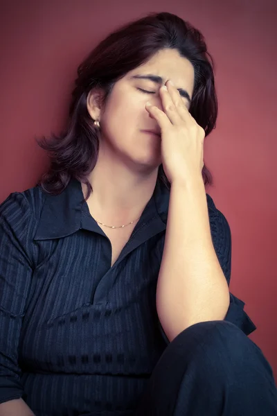 Mulher triste e estressada — Fotografia de Stock