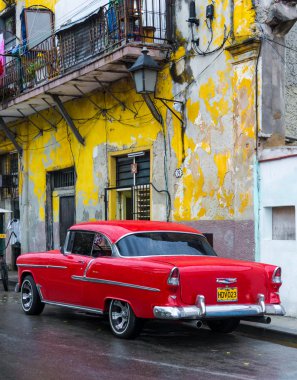 Havana'daki Amerikan eski model araba