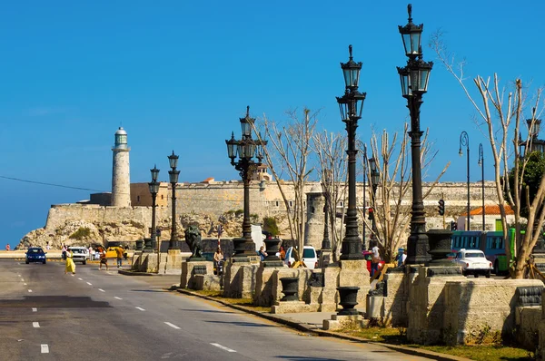 El Paseo del Prado, uma famosa rua em Havana — Fotografia de Stock