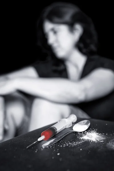 吸毒者和注射器 — 图库照片