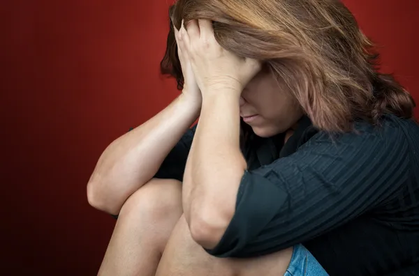 Sad and desperate woman crying — Stock Photo, Image