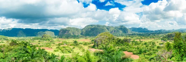 Panoramic image of the Vinales Valley in Cuba — Stock Photo, Image