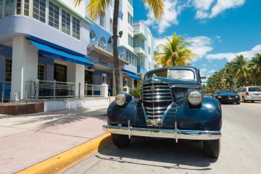 eski model araba park ocean drive south Beach, miami
