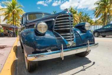 eski model araba park ocean drive south Beach, miami