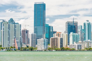 miami skyline bulutlu bir günde