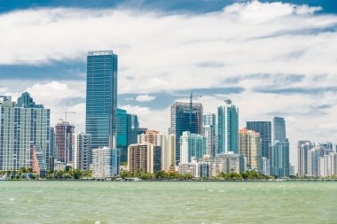 miami skyline bulutlu bir günde
