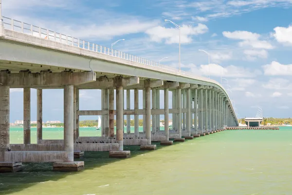 El puente Key Biscayne en Miami — Foto de Stock