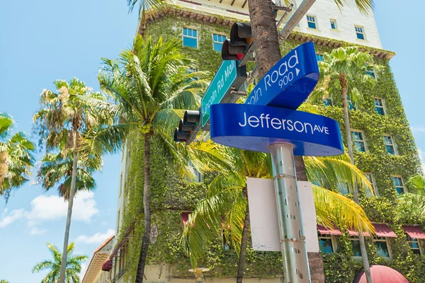 Street sign at Lincoln Road in Miami Beach — Stock Photo, Image